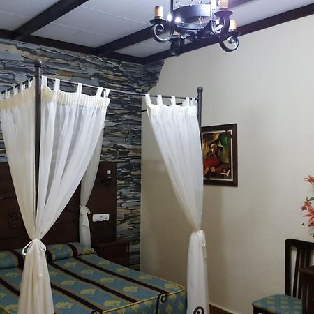 Hostal El Lirio Bollullos Par del Condado Eksteriør billede