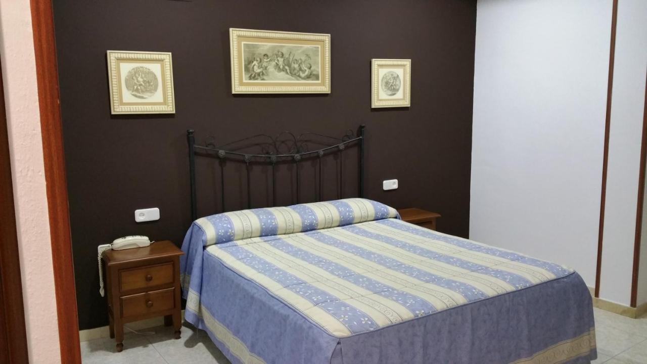 Hostal El Lirio Bollullos Par del Condado Eksteriør billede