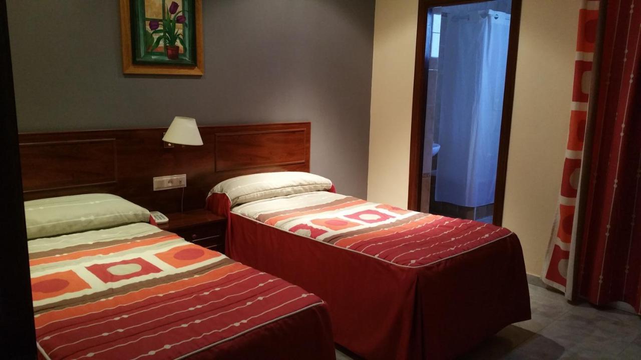 Hostal El Lirio Bollullos Par del Condado Eksteriør billede