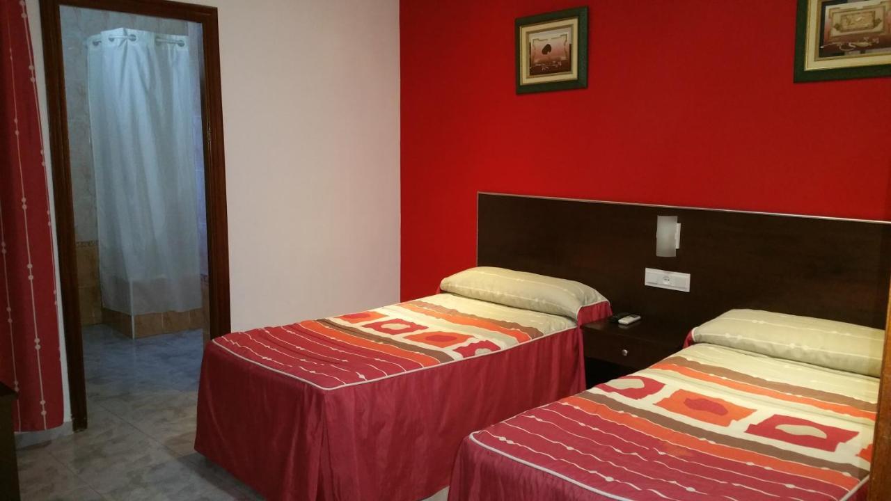 Hostal El Lirio Bollullos Par del Condado Eksteriør billede