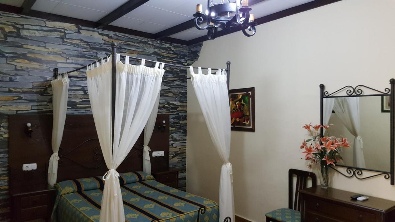 Hostal El Lirio Bollullos Par del Condado Eksteriør billede
