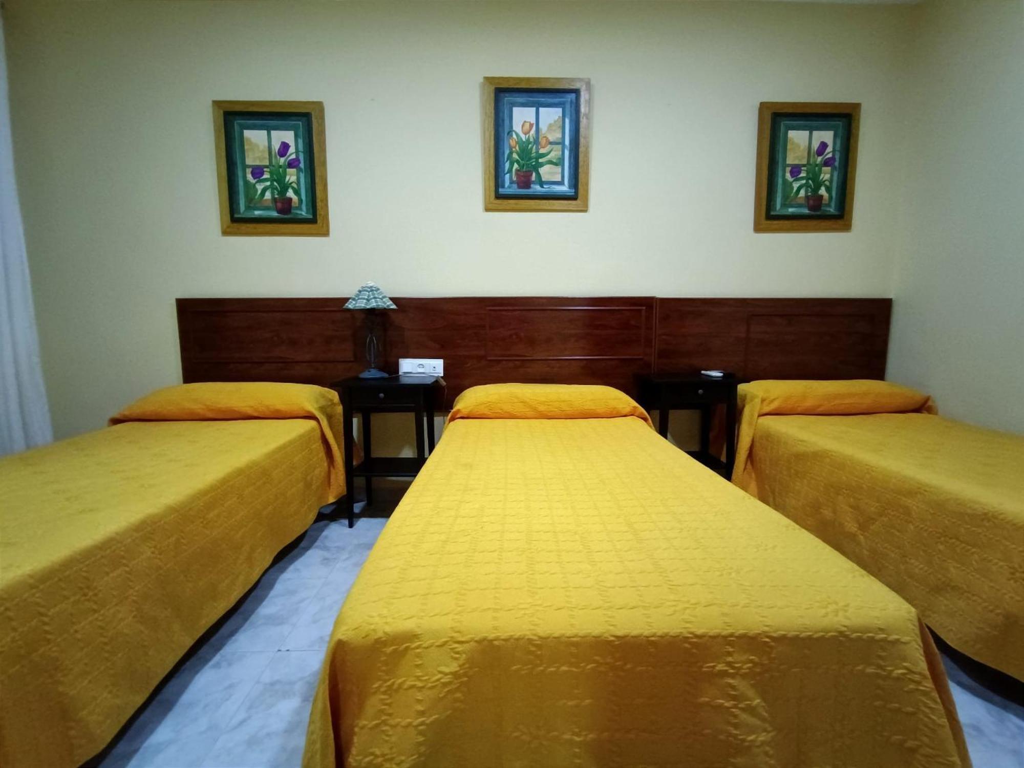 Hostal El Lirio Bollullos Par del Condado Eksteriør billede