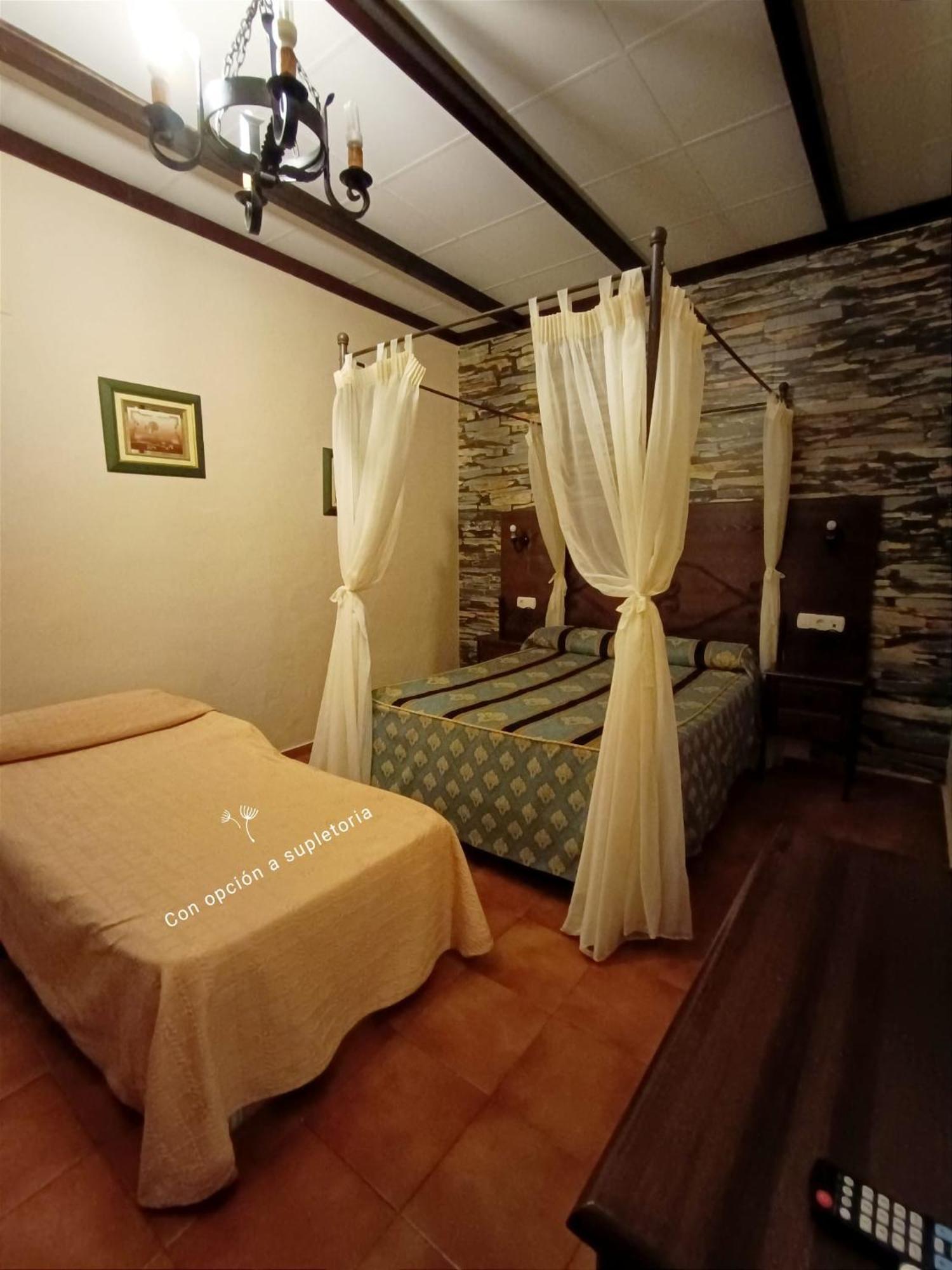 Hostal El Lirio Bollullos Par del Condado Eksteriør billede